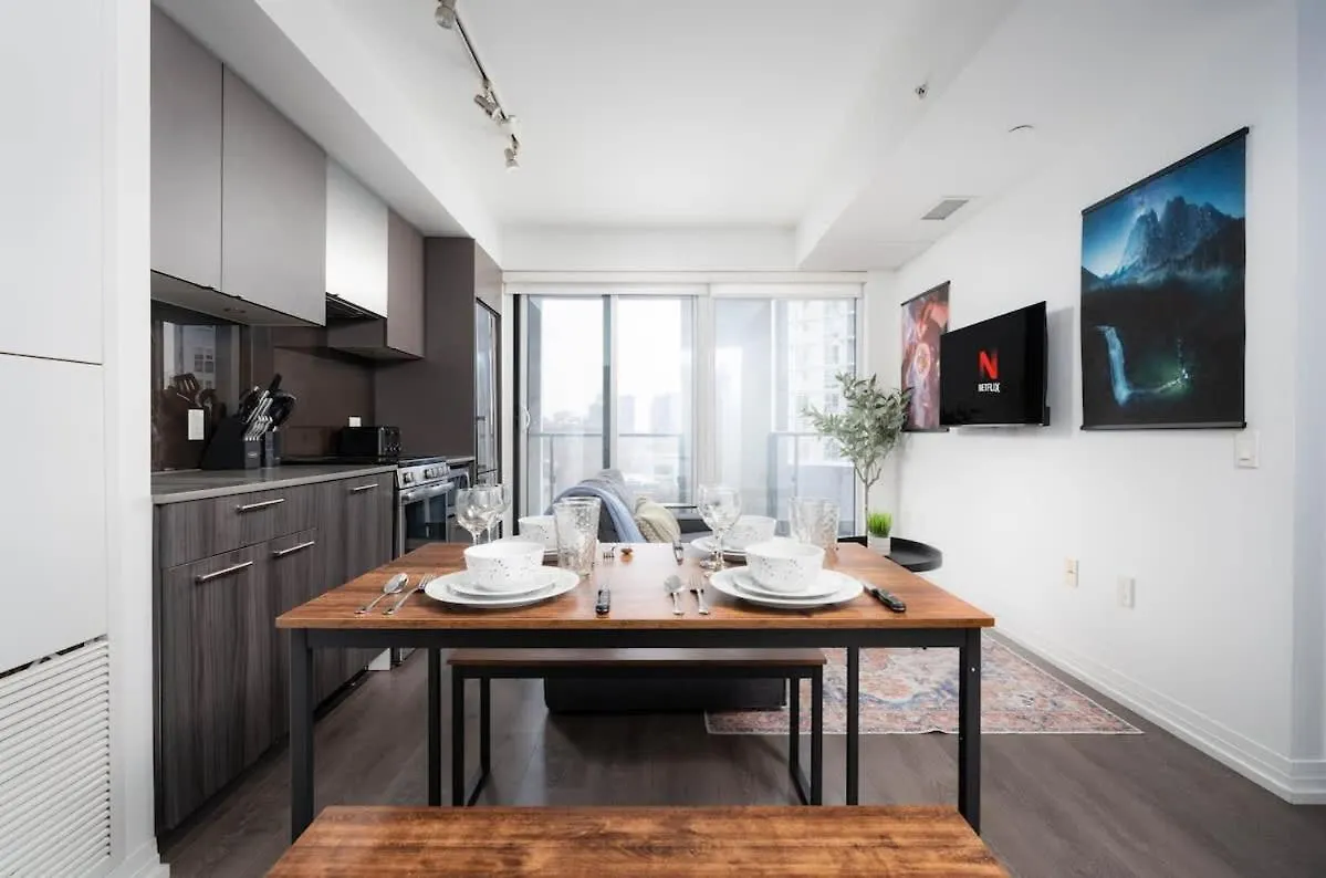 2 Bdr With 3 Beds In Amazing Location Apartment Toronto Canada