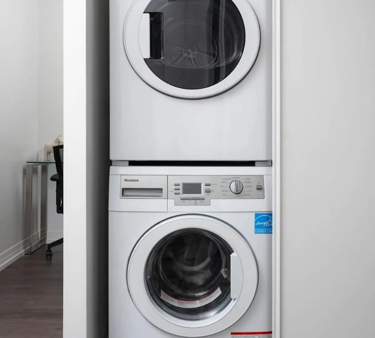 2 Bdr With 3 Beds In Amazing Location Apartment Toronto 0*,